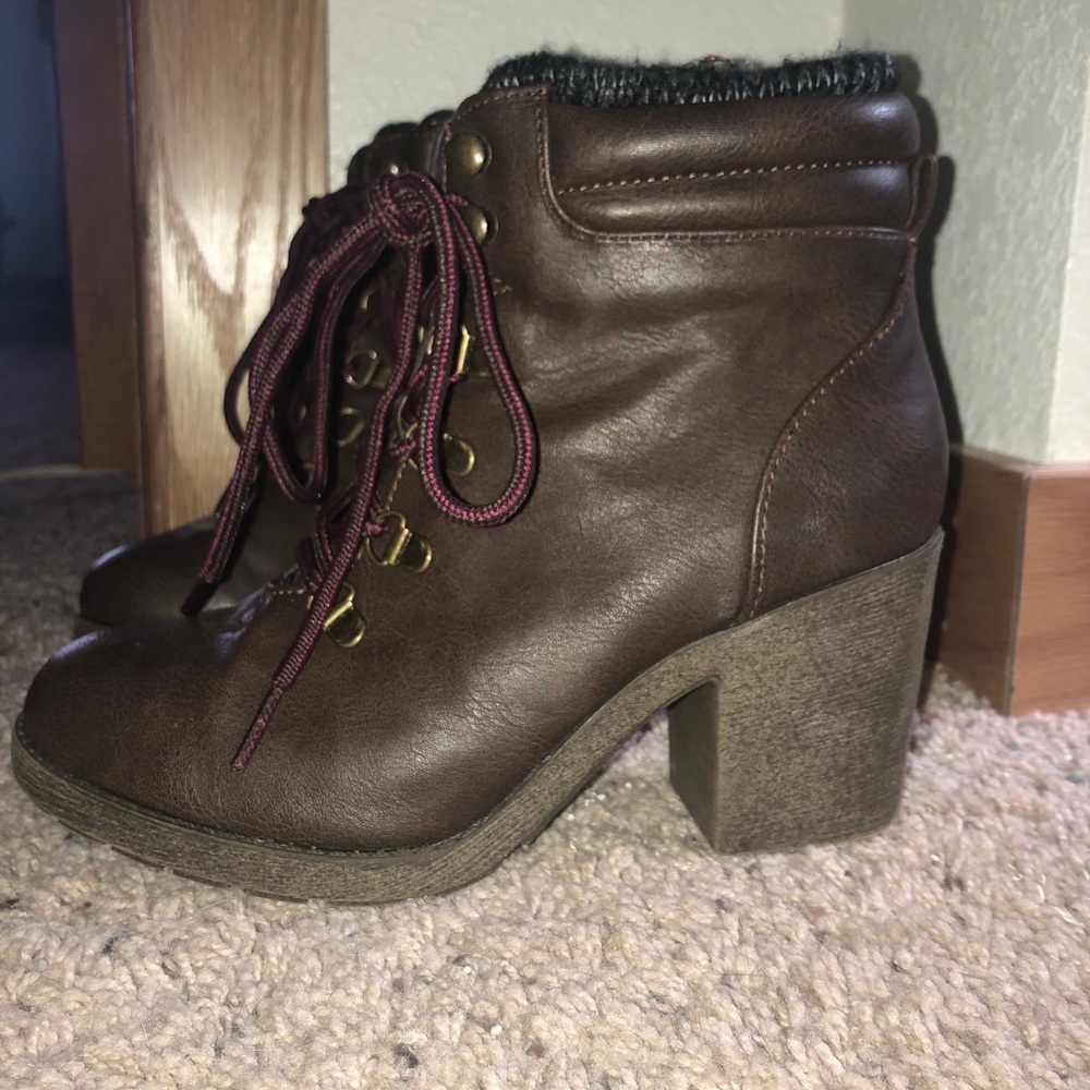 ❗️SOLD❗️Maurice’s Booties!